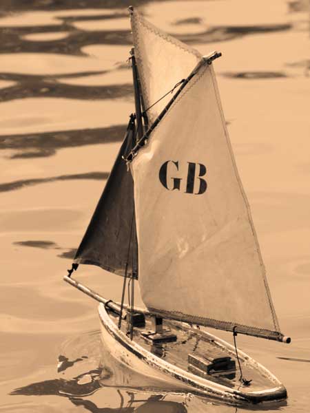 Les Petits Bateaux I by artist  Marina Drasnin Gilboa