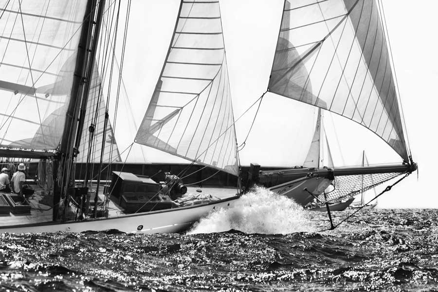 Free Sailing by artist  Jorge Llovet