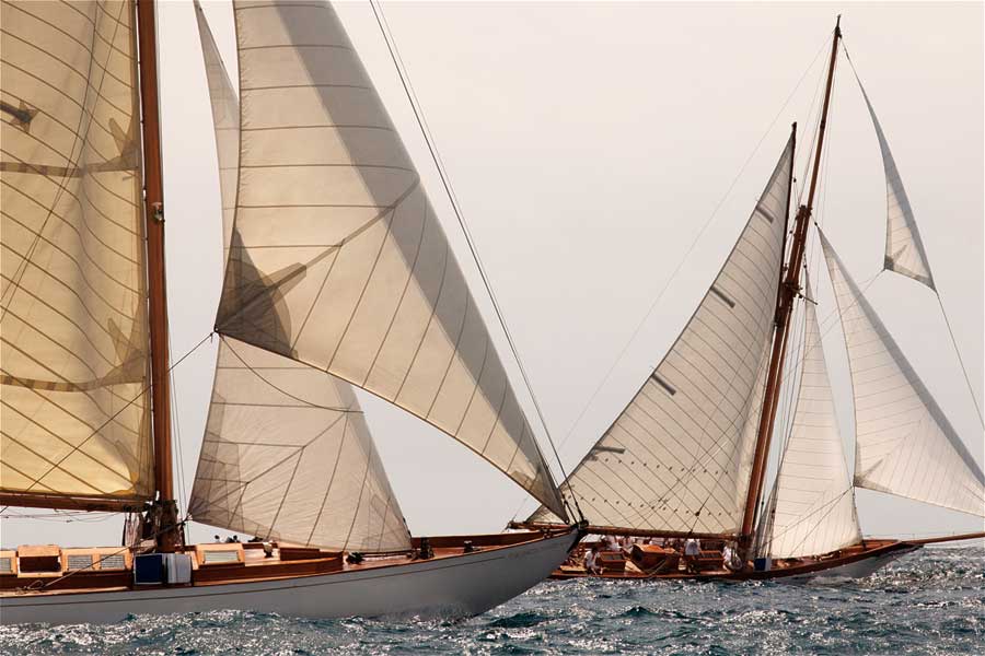 Catching Up by artist  Jorge Llovet