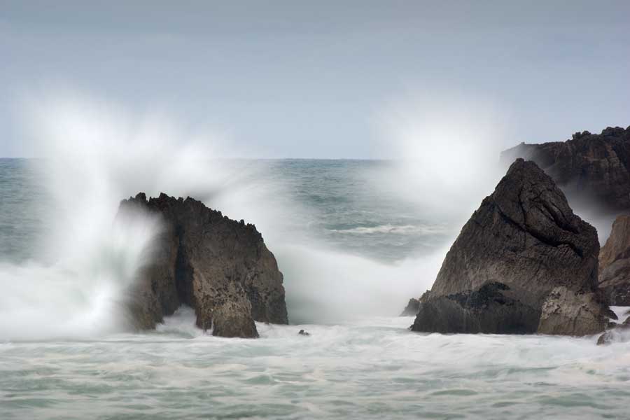Juego De Olas by artist  Urtzi Vera